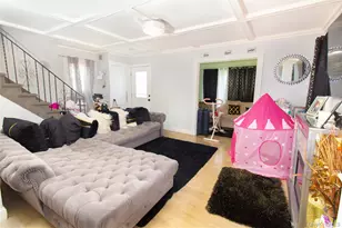 361 E Columbia St, Hempstead, NY 11550 - Photo 7