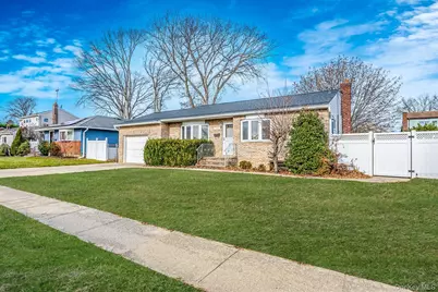 171 N Oak Street, Massapequa, NY 11758 - Photo 3