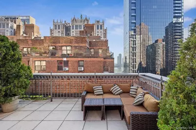 305 East 40th Street #14O E 40th Street, New York, NY 10016 - Photo 9