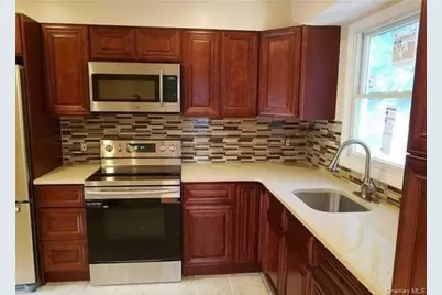 17 Hallock Street #2nd FL, Farmingdale, NY 11735 - Photo 3