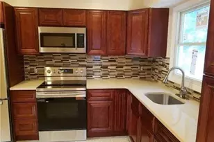 17 Hallock St, Farmingdale, NY 11735 - Photo 3