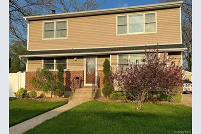 17 Hallock Street #2nd FL, Farmingdale, NY 11735 - Photo 1