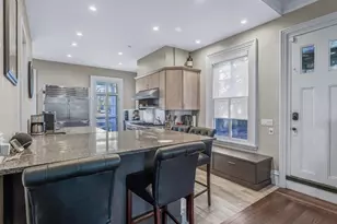 29 Center Dr, Douglaston, NY 11363 - Photo 17