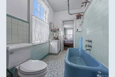 29 Center Drive, Douglaston, NY 11363 - Photo 19