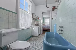 29 Center Dr, Douglaston, NY 11363 - Photo 19