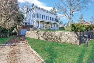 29 Center Dr, Douglaston, NY 11363 - Photo 1