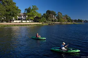 29 Center Dr, Douglaston, NY 11363 - Photo 37