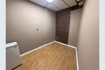 56-19 Metropolitan Avenue, Ridgewood, NY 11385 - Photo 9