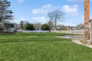 105 Loop Dr, Sayville, NY 11782 - Photo 31