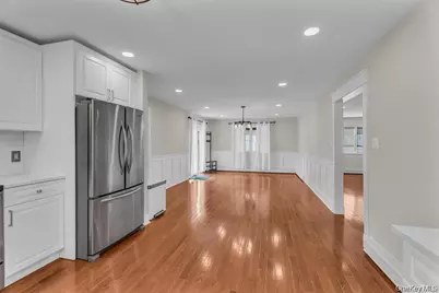 2810 Chestnut Avenue #First Floor, Ronkonkoma, NY 11779 - Photo 7