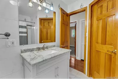 2810 Chestnut Avenue #First Floor, Ronkonkoma, NY 11779 - Photo 21