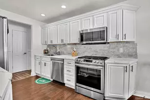 78 Redwood Ln, Massapequa Park, NY 11762 - Photo 7