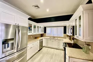 131 6th St, Greenport, NY 11944 - Photo 5