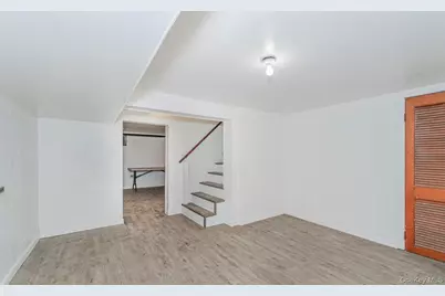 297 Otis Avenue, New York, NY 10306 - Photo 19