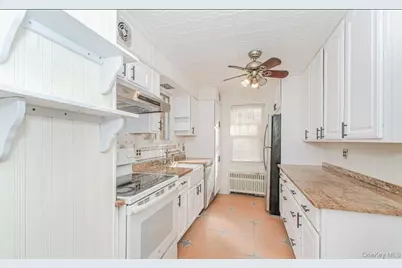 297 Otis Avenue, New York, NY 10306 - Photo 7