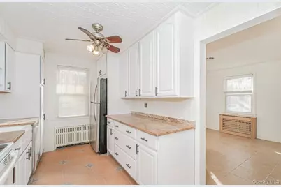 297 Otis Avenue, New York, NY 10306 - Photo 9