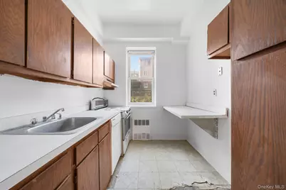 245 Rumsey Rd #2X, Yonkers, NY 10701 - Photo 5