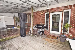 2 Aster Dr, New Hyde Park, NY 11040 - Photo 31