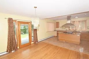 2 Aster Dr, New Hyde Park, NY 11040 - Photo 9