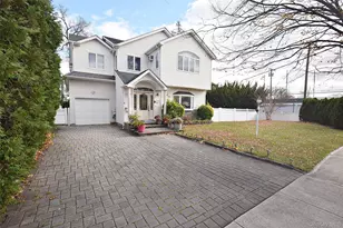 2 Aster Dr, New Hyde Park, NY 11040 - Photo 3