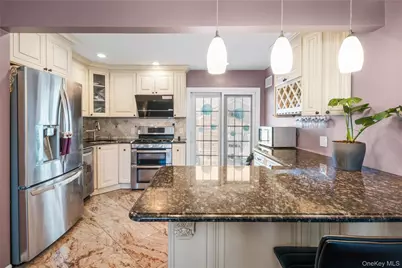 2421 Atlantic Boulevard, Wantagh, NY 11793 - Photo 5