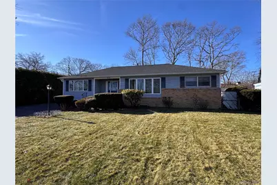 210 Schoenfeld Boulevard, Patchogue, NY 11772 - Photo 3