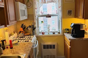 682 Tuckahoe Rd, Yonkers, NY 10710 - Photo 7