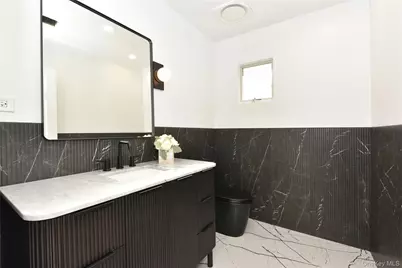 85-35 Midland Parkway, Jamaica, NY 11432 - Photo 23