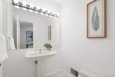 39 Alex Drive, White Plains, NY 10605 - Photo 9