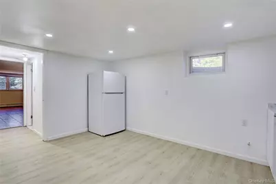 160 Pascack Road, Chestnut Ridge, NY 10965 - Photo 19