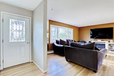 160 Pascack Road, Chestnut Ridge, NY 10965 - Photo 3