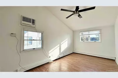 34 Marksman Lane, Levittown, NY 11756 - Photo 7