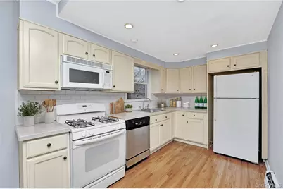 842 Brook Street, West Babylon, NY 11704 - Photo 27