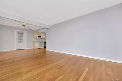 842 Brook Street, West Babylon, NY 11704 - Photo 17