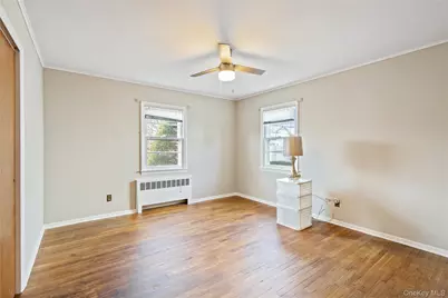 178 Farnum Boulevard, Franklin Square, NY 11010 - Photo 17