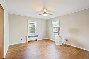 178 Farnum Blvd, Franklin Square, NY 11010 - Photo 17