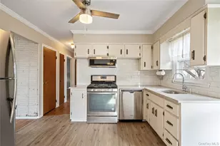 178 Farnum Blvd, Franklin Square, NY 11010 - Photo 11