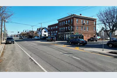 308 Jericho, New Hyde Park, NY 11040 - Photo 5