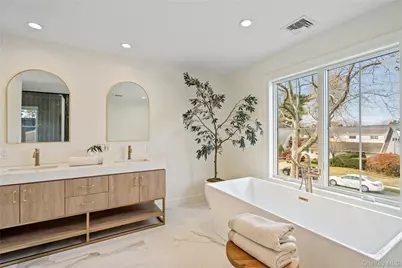 81 Bayview Avenue, Massapequa, NY 11758 - Photo 39