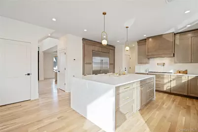 81 Bayview Avenue, Massapequa, NY 11758 - Photo 15