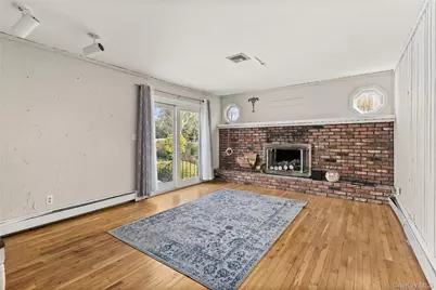 11 Marlboro Lane, East Islip, NY 11730 - Photo 7