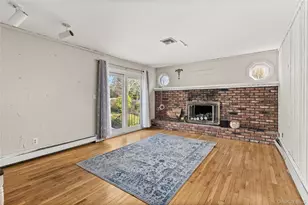 11 Marlboro Ln, East Islip, NY 11730 - Photo 7