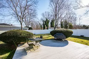 1 Shawnee Ln, Commack, NY 11725 - Photo 21