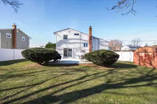 1 Shawnee Ln, Commack, NY 11725 - Photo 25