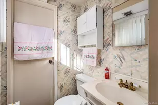 1 Shawnee Ln, Commack, NY 11725 - Photo 7