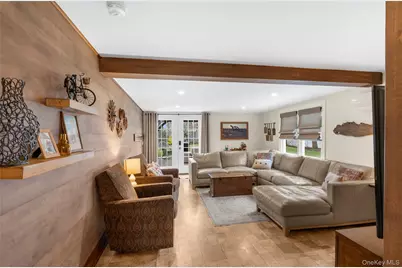 117 Union Avenue, Islip, NY 11751 - Photo 11