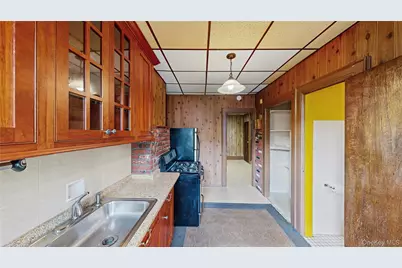 1722 Putnam Avenue, Ridgewood, NY 11385 - Photo 17