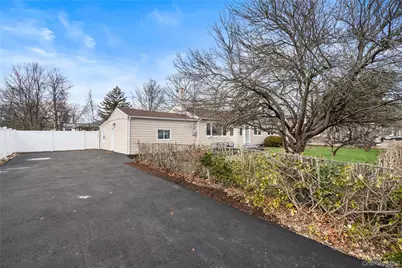 10 S 30th Street, Wyandanch, NY 11798 - Photo 5