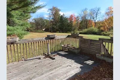 24 Sedgewick Road, Poughkeepsie, NY 12603 - Photo 3