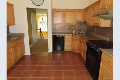 24 Sedgewick Road, Poughkeepsie, NY 12603 - Photo 9